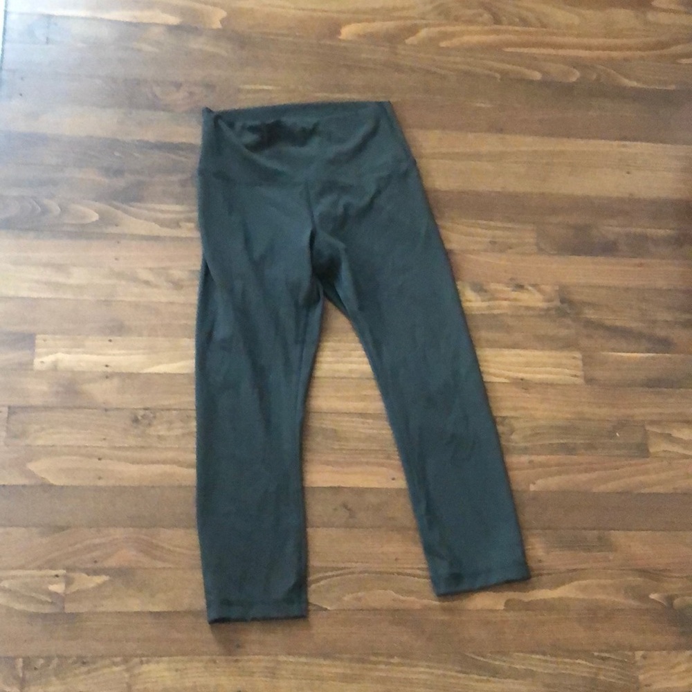Lululemon mid calf leggings